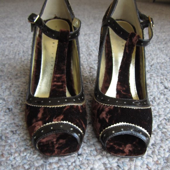 Martinez Valero Velvet Peep Toe Mary Jane Heels - Picture 11 of 14